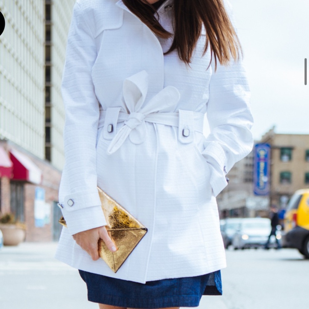 NWT—classic white Johnston & Murphy trench